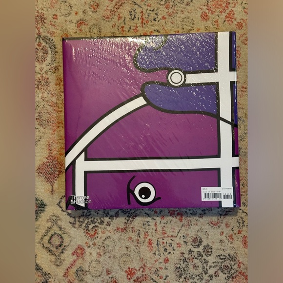 Sealed Hardcover The Hermès Scarf History & Mystique Coffee Table Book - Picture 5 of 7